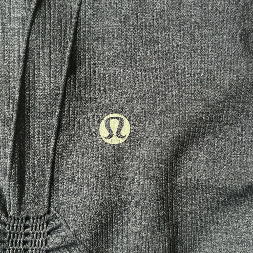 Lululemon - Picture 2 of 3